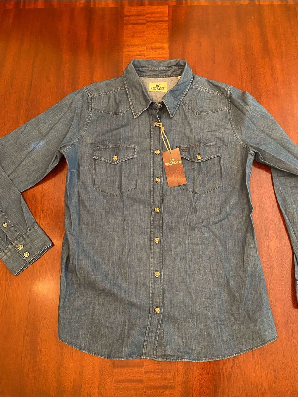 NWT 🐴King Ranch Denim Button-Up Shirt in Medium Blue